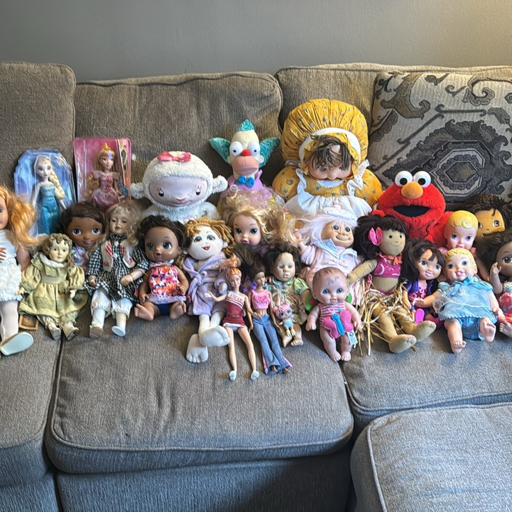 Vintage collection of dolls